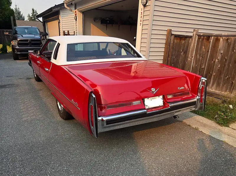 1975 Cadillac Deville D'Elegence, rot, 100.000 km, Import Kanada — Foto 4 z 11