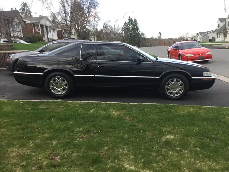 1998 Cadillac Eldorado ETC, schwarz, 62.000 km, Import Kanada — Foto 3 z 8