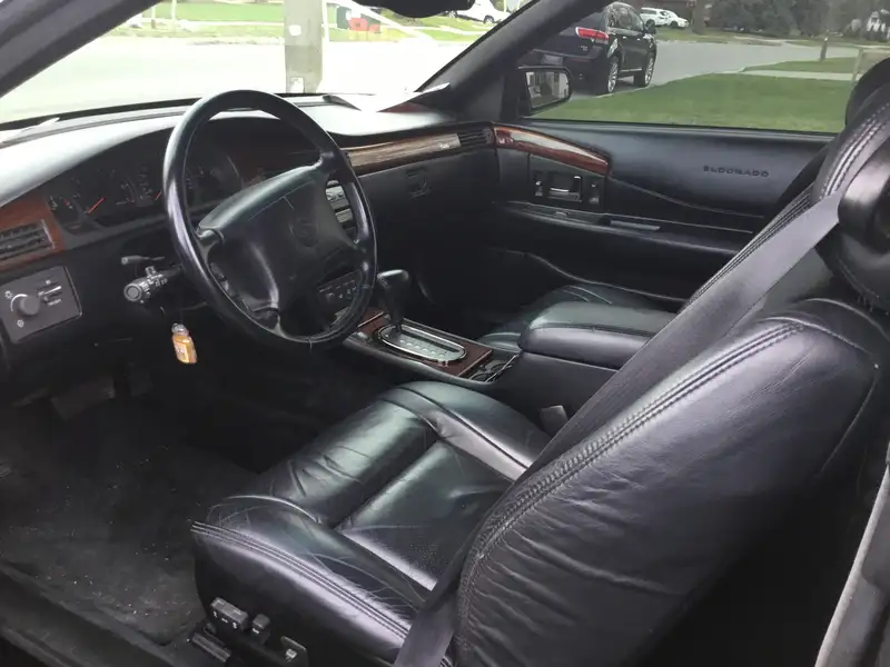 1998 Cadillac Eldorado ETC, schwarz, 62.000 km, Import Kanada — Foto 6 z 8