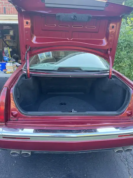 1994 Cadillac Eldorado, rot, 81.261 km, Import Kanada — Foto 11 z 12