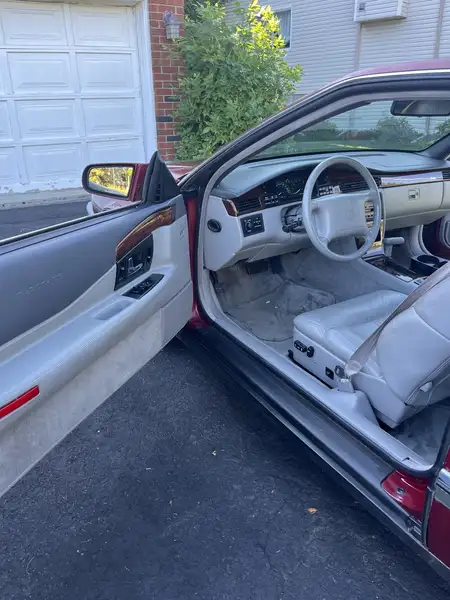 1994 Cadillac Eldorado, rot, 81.261 km, Import Kanada — Foto 8 z 12