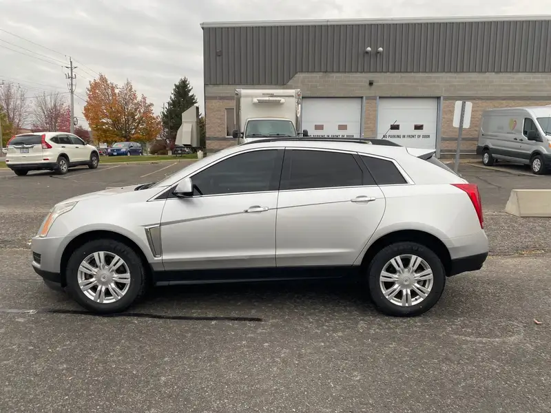 2014 Cadillac SRX Base, silber, 139.000 km, Import Kanada — Foto 1