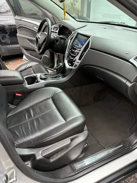 2014 Cadillac SRX Base, silber, 139.000 km, Import Kanada — Foto 10 z 12