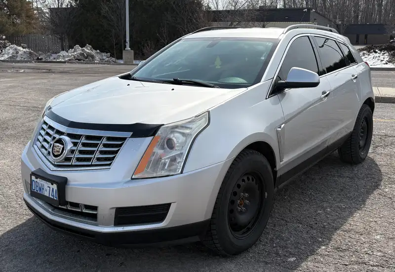 2014 Cadillac SRX Base, silber, 139.000 km, Import Kanada — Foto 4 z 12