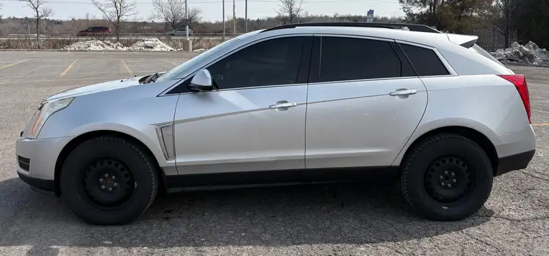 2014 Cadillac SRX Base, silber, 139.000 km, Import Kanada — Foto 5 z 12