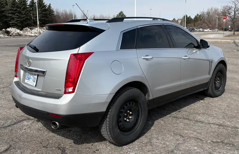 2014 Cadillac SRX Base, silber, 139.000 km, Import Kanada — Foto 6 z 12