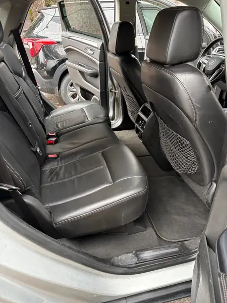 2014 Cadillac SRX Base, silber, 139.000 km, Import Kanada — Foto 9 z 12