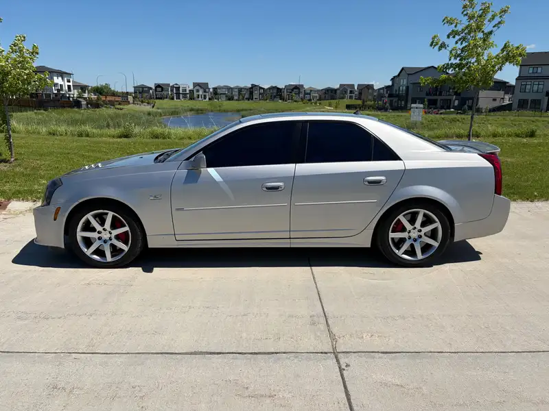 2004 Cadillac CTS-V Supercharged, silber, 121.451 km, Import Kanada — Foto 1