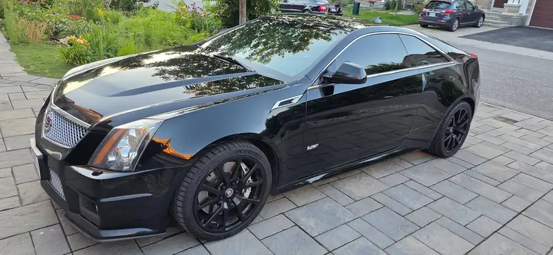2011 Cadillac CTS-V, schwarz, 189.125 km, Import Kanada — Foto 1