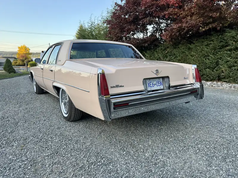 1977 Cadillac Deville 4dr, 40.000 km, Import Kanada — Foto 4 z 12