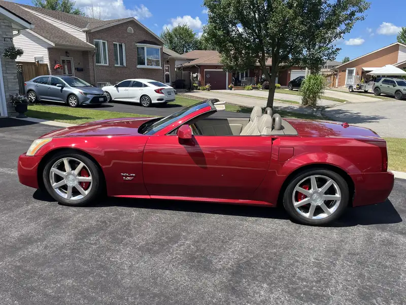 2005 Cadillac XLR 2dr, 115.000 km, Import Kanada — Foto 1