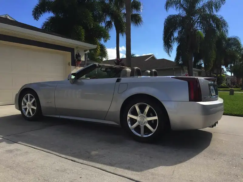 2005 Cadillac XLR Single Trim, silber, 78.123 km, Import Kanada — Foto 1