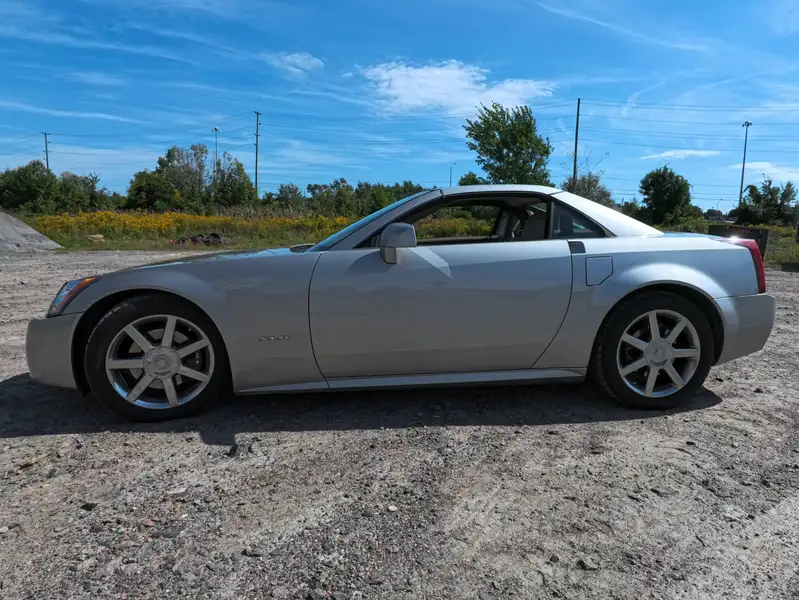 2005 Cadillac XLR A super comfortable, gold, 32.500 km, Import Kanada — Foto 2 z 12