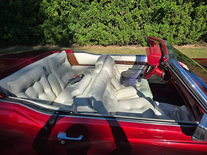 1976 Cadillac Eldorado red, rot, 78.000 km, Import Kanada — Foto 4 z 8