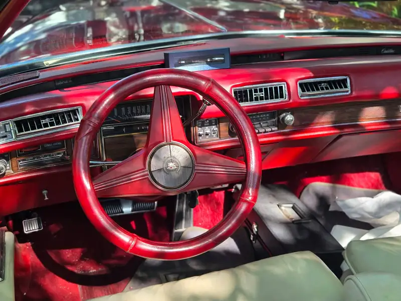1976 Cadillac Eldorado red, rot, 78.000 km, Import Kanada — Foto 5 z 8