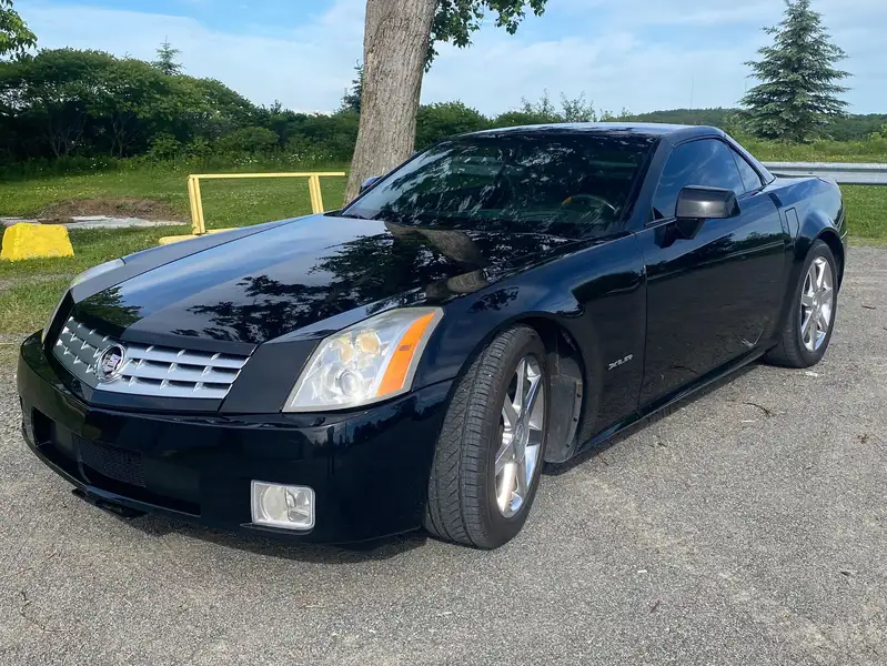 2005 Cadillac XLR, schwarz, 108.000 km, Import Kanada — Foto 1
