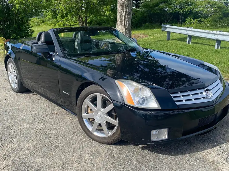 2005 Cadillac XLR, schwarz, 108.000 km, Import Kanada — Foto 11 z 12