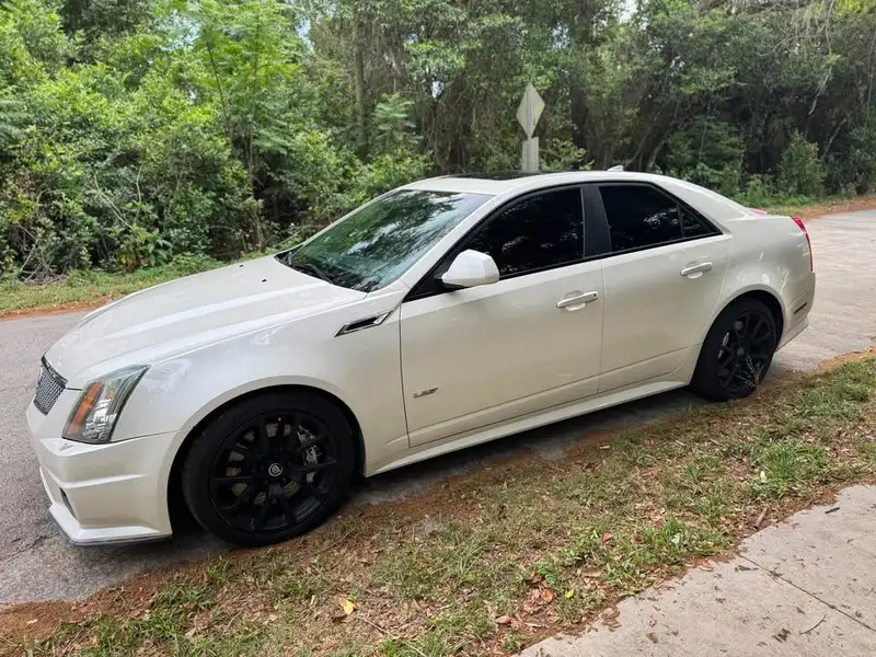 2009 Cadillac CTS-V, weiß, 79.000 km, Import Kanada — Foto 1