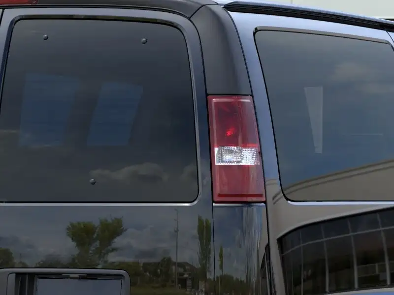 2026 Chevrolet Express Passenger LT, schwarz, 29 km, Import Kanada — Foto 11 z 12