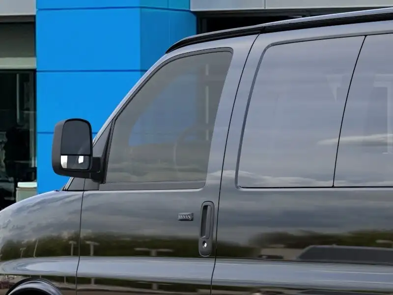 2026 Chevrolet Express Passenger LT, schwarz, 29 km, Import Kanada — Foto 12 z 12