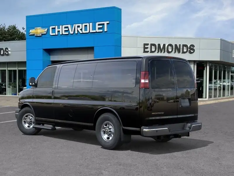 2026 Chevrolet Express Passenger LT, schwarz, 29 km, Import Kanada — Foto 4 z 12