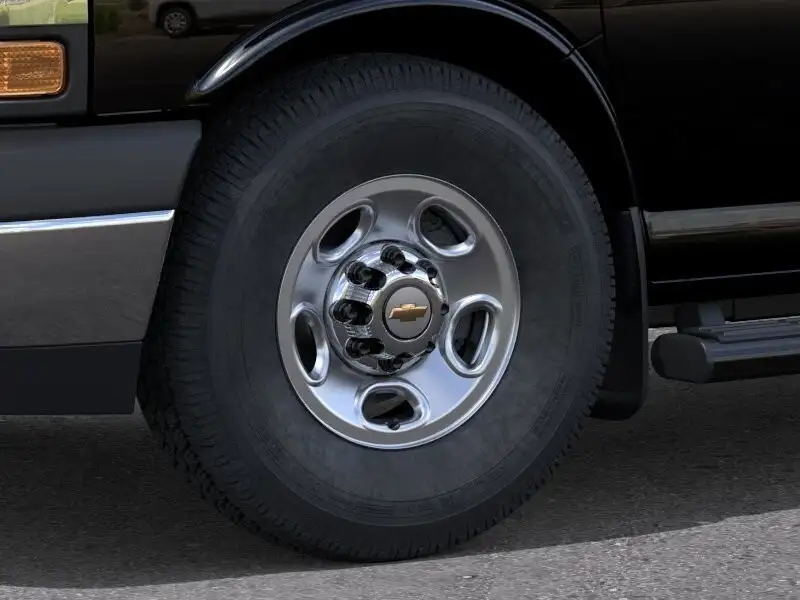 2026 Chevrolet Express Passenger LT, schwarz, 29 km, Import Kanada — Foto 9 z 12