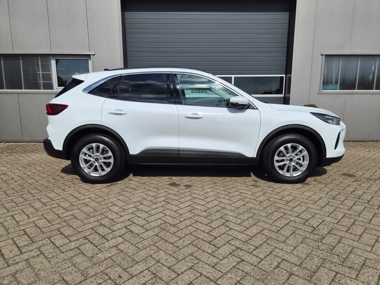 2026 Ford Kuga, 2 km, Österreich — Foto 6 z 12