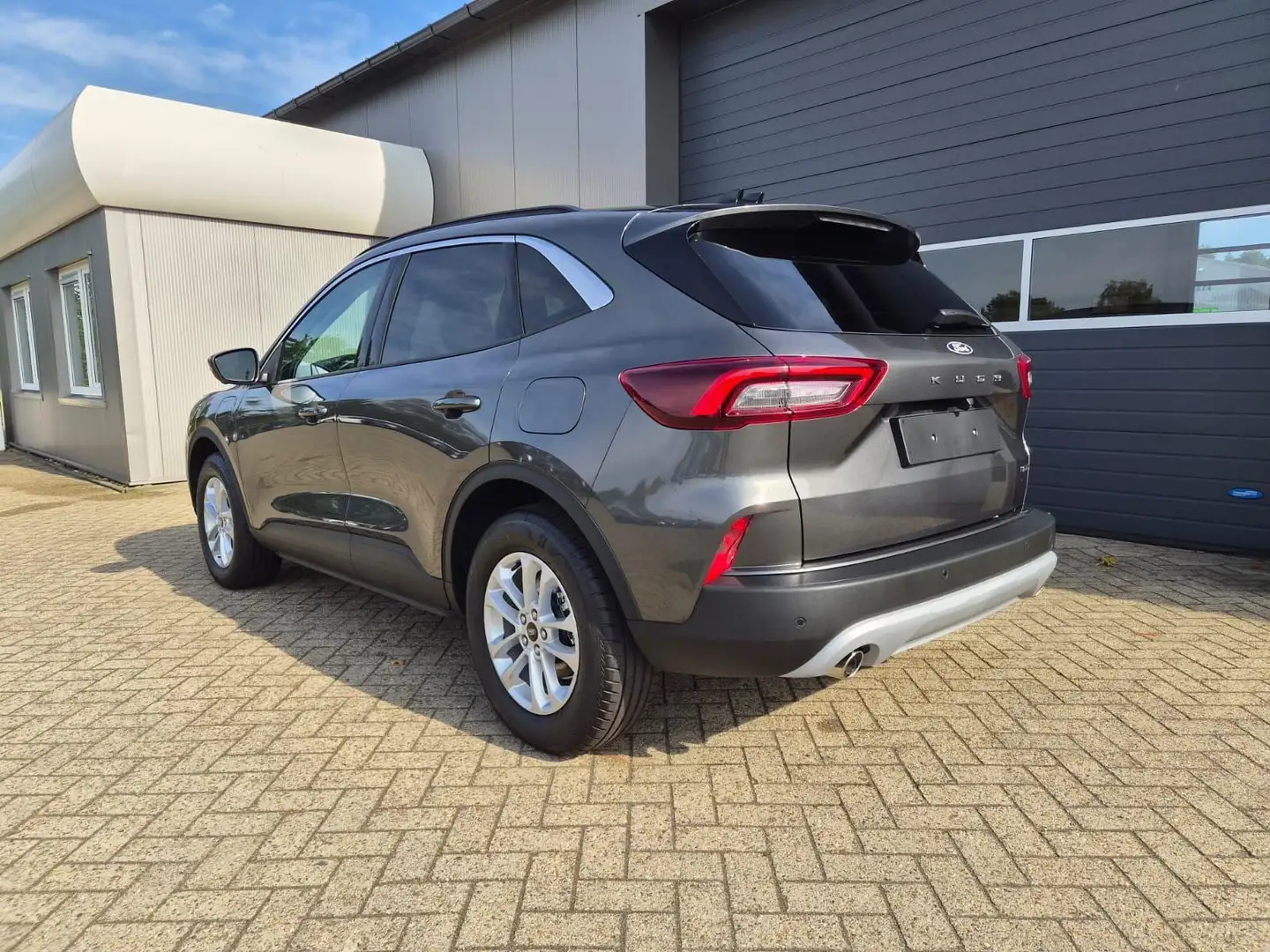 2026 Ford Kuga, 2 km, Österreich — Foto 3 z 12