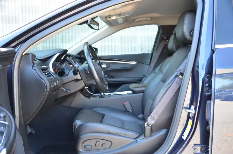 2017 Chevrolet Impala LT W/Bluetooth/Backup Camera, blau, 118.101 km, Import Kanada — Foto 11 z 12