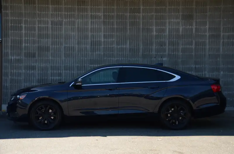 2017 Chevrolet Impala LT W/Bluetooth/Backup Camera, blau, 118.101 km, Import Kanada — Foto 3 z 12