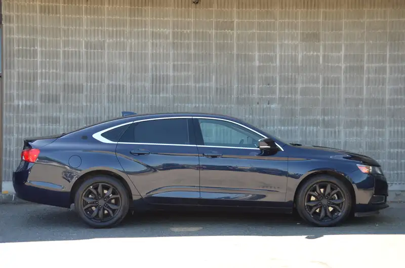 2017 Chevrolet Impala LT W/Bluetooth/Backup Camera, blau, 118.101 km, Import Kanada — Foto 6 z 12