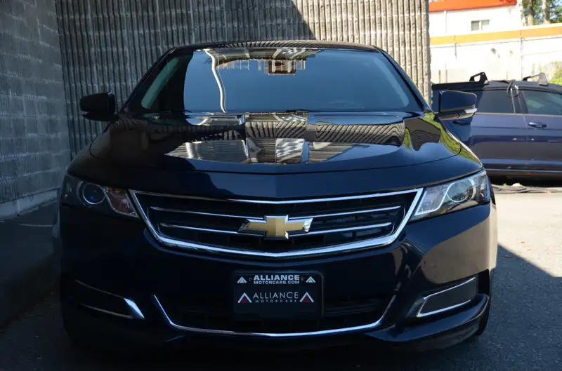 2017 Chevrolet Impala LT W/Bluetooth/Backup Camera, blau, 118.101 km, Import Kanada — Foto 8 z 12
