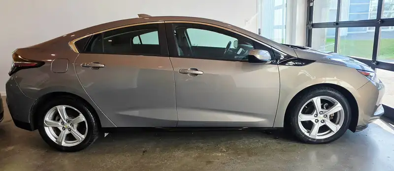 2017 Chevrolet Volt, grau, 131.583 km, Import Kanada — Foto 2 z 12