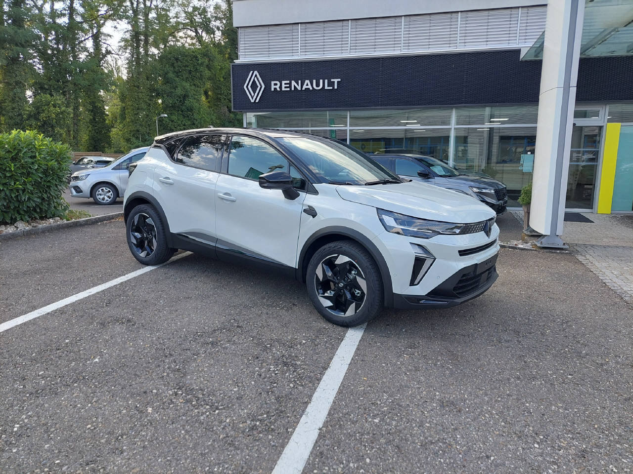 2026 Renault Captur 1.8 E-Tech techno 160, 15 km, Schweiz — Foto 1