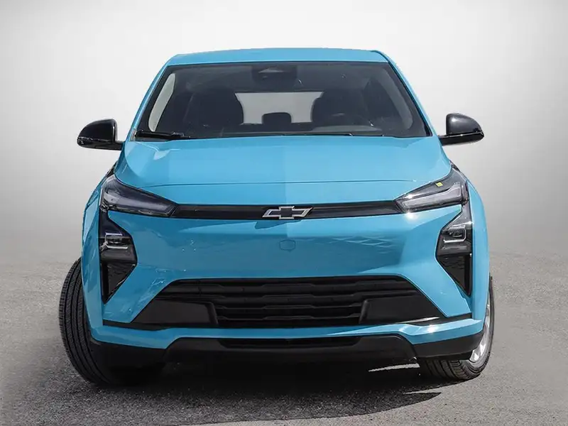 2027 Chevrolet Bolt, blau, 250 km, Import Kanada — Foto 2 z 12
