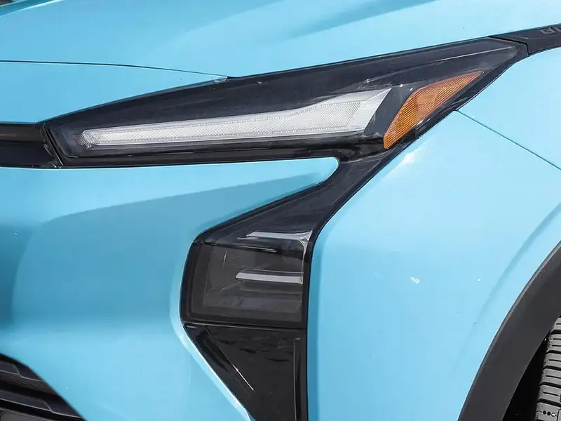 2027 Chevrolet Bolt, blau, 250 km, Import Kanada — Foto 9 z 12