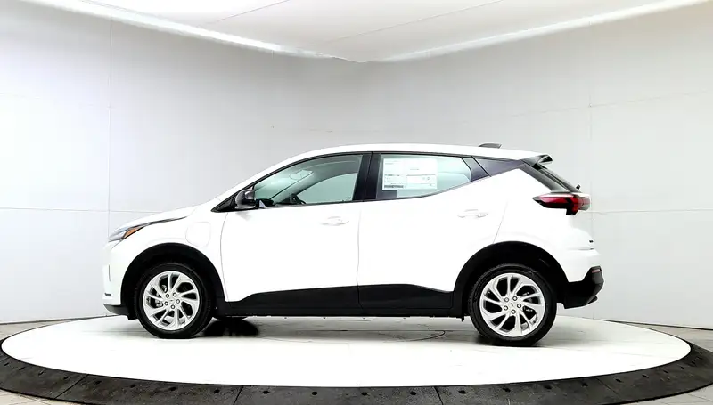 2027 Chevrolet Bolt LT | Heated Wheel/Seats | Adaptive Cruise |, weiß, 0 km, Import Kanada — Foto 6 z 12