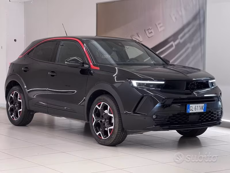 2027 Opel, Italien — Foto 1