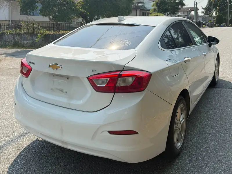 2019 Chevrolet Cruze LT, weiß, 146.000 km, Import Kanada — Foto 4 z 11