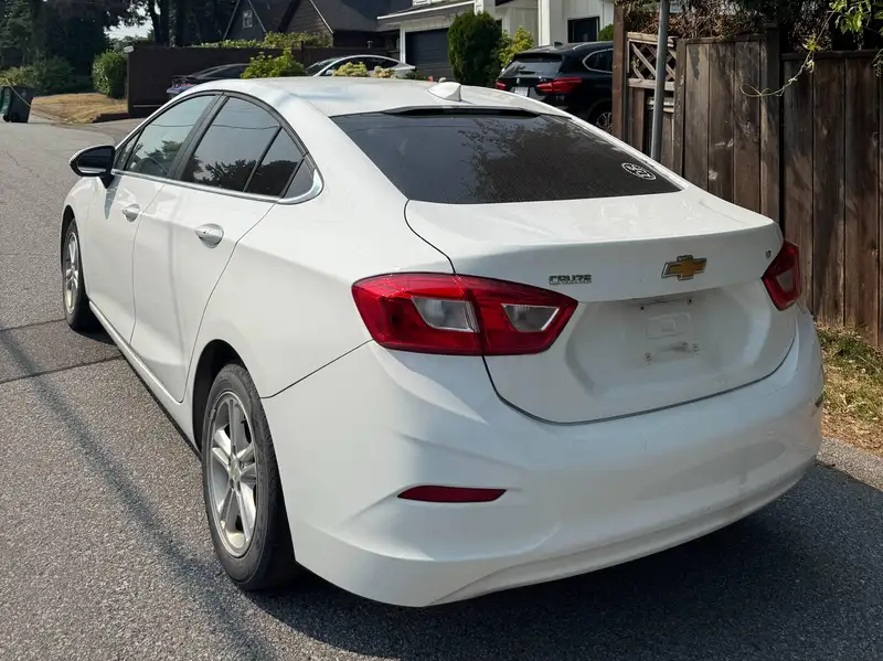 2019 Chevrolet Cruze LT, weiß, 146.000 km, Import Kanada — Foto 5 z 11
