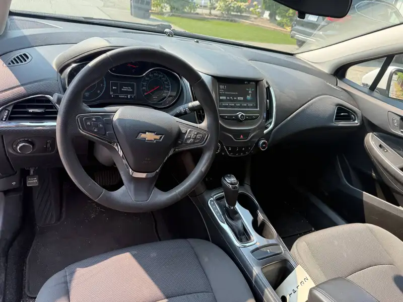2019 Chevrolet Cruze LT, weiß, 146.000 km, Import Kanada — Foto 7 z 11