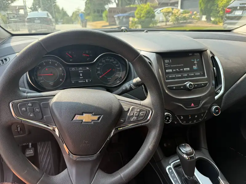 2019 Chevrolet Cruze LT, weiß, 146.000 km, Import Kanada — Foto 8 z 11