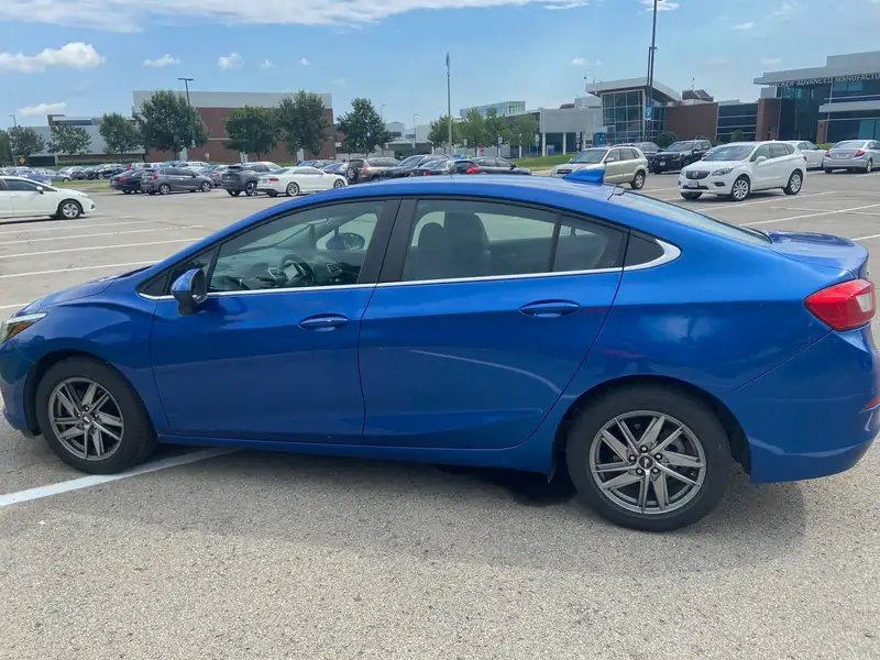 2019 Chevrolet Cruze LT, blau, 162.942 km, Import Kanada — Foto 1