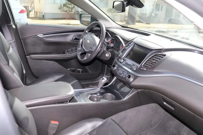 2016 Chevrolet Impala 4dr Sdn LT w/2LT, 127.500 km, Import Kanada — Foto 5 z 12