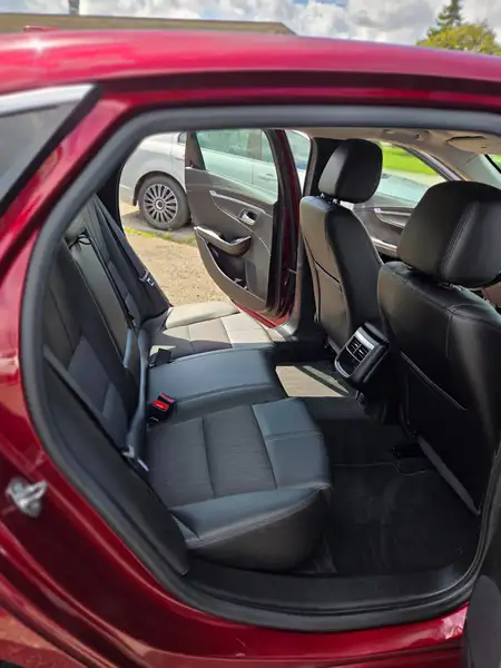 2017 Chevrolet Impala LT, rot, 143.107 km, Import Kanada — Foto 12 z 12