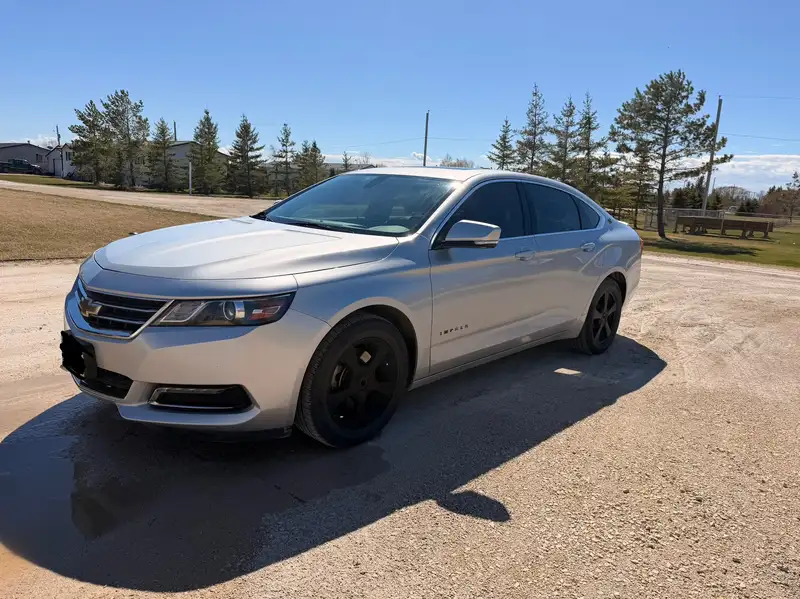 2019 Chevrolet Impala LT, silber, 205.970 km, Import Kanada — Foto 3 z 12