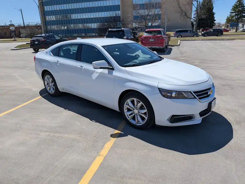 2017 Chevrolet Impala LT, weiß, 149.500 km, Import Kanada — Foto 3 z 8