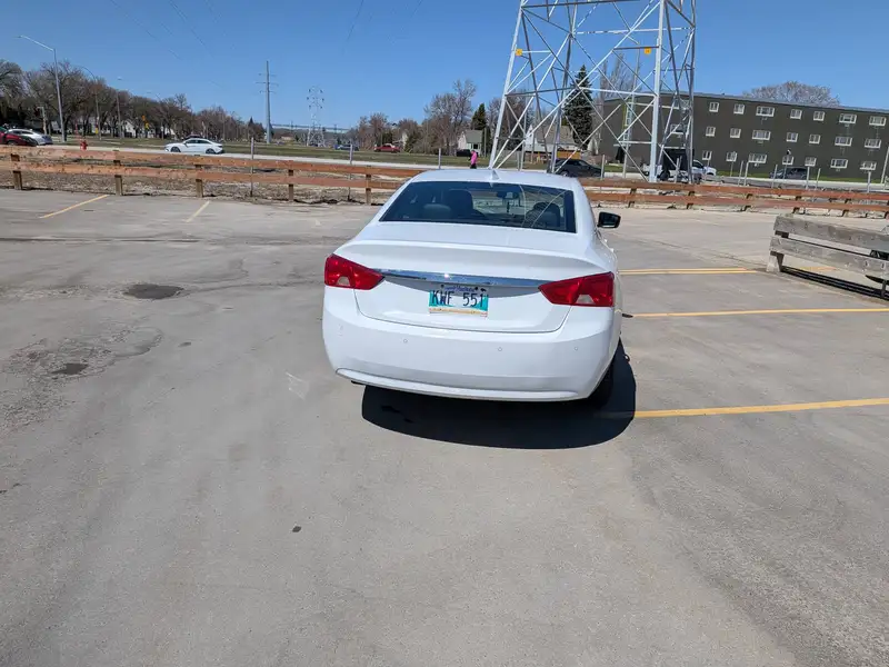2017 Chevrolet Impala LT, weiß, 149.500 km, Import Kanada — Foto 4 z 8