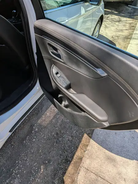 2017 Chevrolet Impala LT, weiß, 149.500 km, Import Kanada — Foto 7 z 8