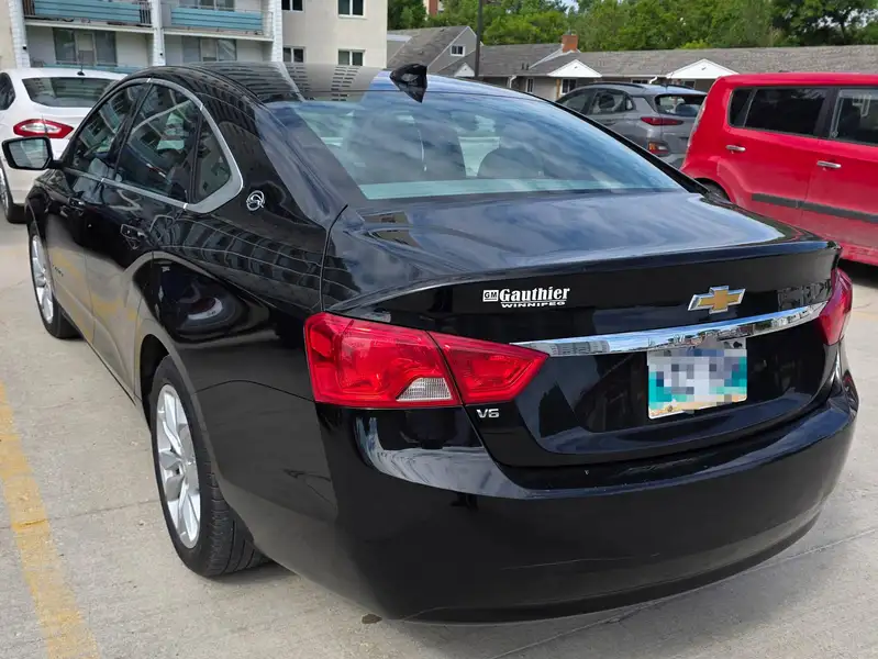 2018 Chevrolet Impala LS, schwarz, 138.500 km, Import Kanada — Foto 4 z 9